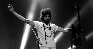 Kasabian - Turkish Acid Bath (Shelter from the Storm)