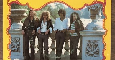 Thin Lizzy - Don't Believe A Word