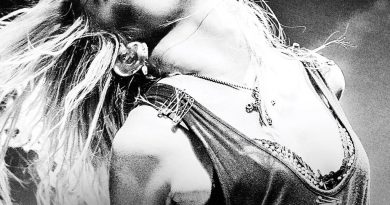 The Pretty Reckless - Follow Me Down