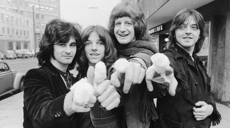 Badfinger - My Heart Goes Out