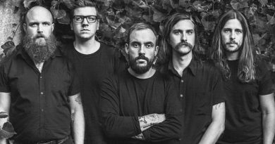 IDLES - Ne Touche Pas Moi