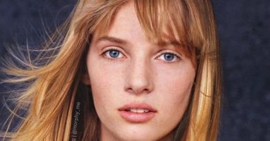 Maya Hawke - Mirth