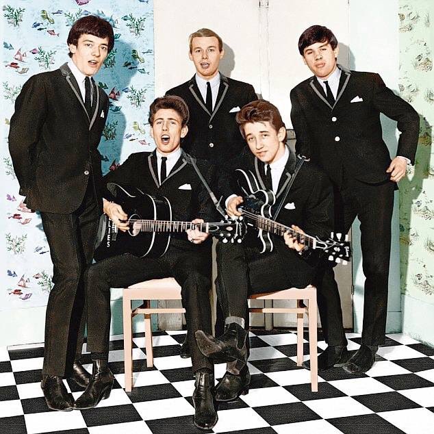 The Hollies - The Day That Curly Billy Shot Down Crazy Sam McGee