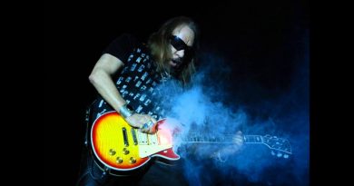 Ace Frehley - Fox On The Run