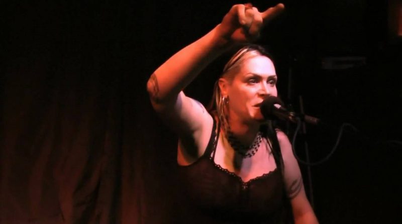 Beth Hart - Love Is The Hardest