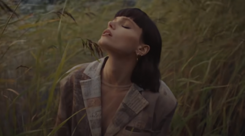 Winona Oak - Piano in the sky