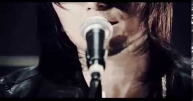 Boom Boom Satellites - What Goes Around Comes Around
