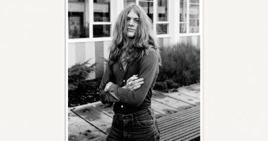 Bryan Adams - She knows me