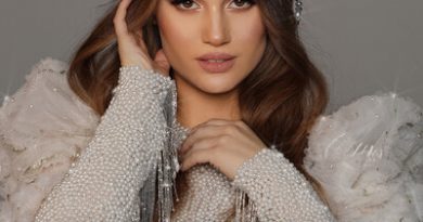 Athena Manoukian - Chains On You