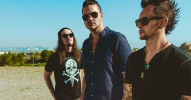 Adelitas Way - Live Love Life