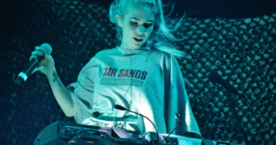 Grimes - Heartbeats