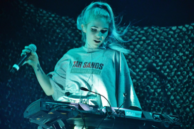 Grimes - Heartbeats