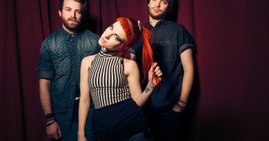 Paramore - Decoy