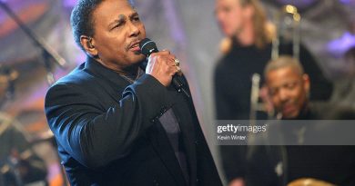 Aaron Neville - Performance