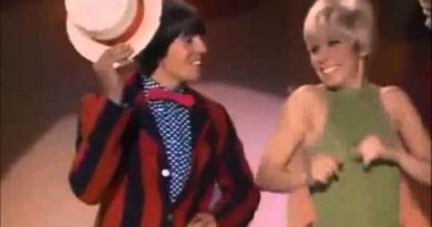 The Monkees - Cuddly Toy