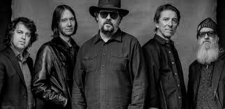 Drive-By Truckers - Plastic Flowers On The Highway
