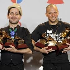 Calle 13 - Electro Movimiento