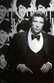 Tom Jones - Help Me Make It Though the Night