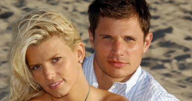 Jessica Simpson & Nick Lachey - Baby it's cold outside