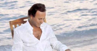 Julio Iglesias – Por El Amor De Una Mujer