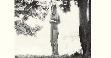 Mary Hopkin - There's got to be more