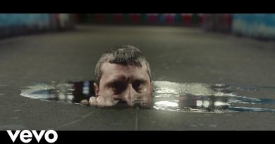 The Maccabees - Spit It Out