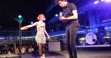 Paramore - Interlude: I'm Not Angry Anymore