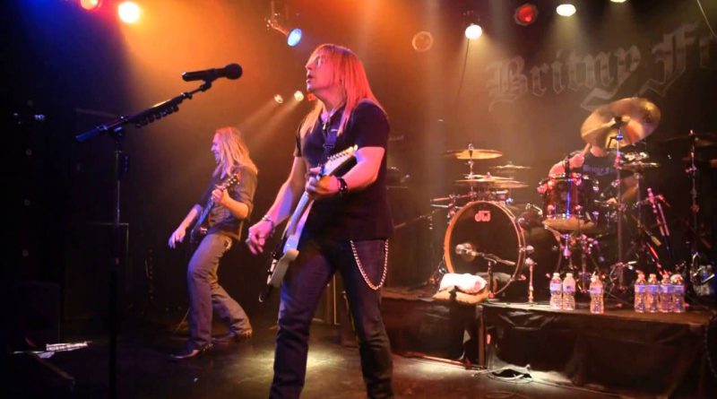 Britny Fox - Long Way To Love