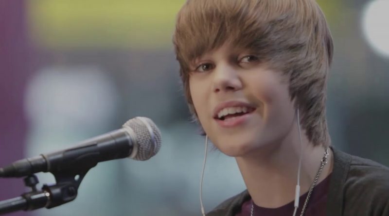 Justin Bieber - Favorite Girl