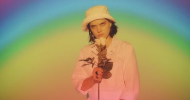 SoKo - Oh, To Be A Rainbow!
