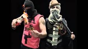 Calle 13 - Los Idiotas