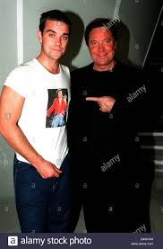 Tom Jones, Robbie Williams - All Mine