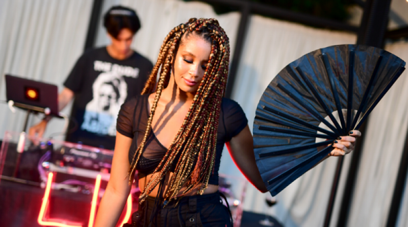 Lion Babe - Can I See It (feat. Bilal)