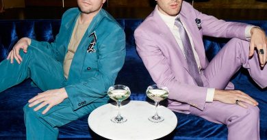 Tuxedo - Close (Feat. Gavin Turek)