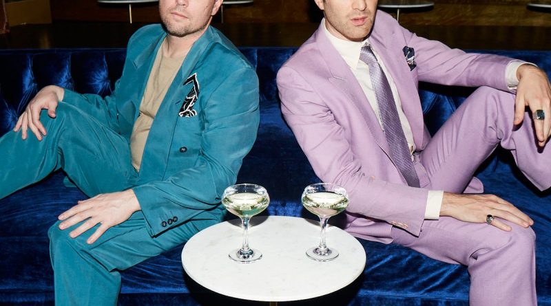 Tuxedo - Close (Feat. Gavin Turek)