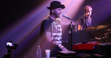 Greg Laswell - December