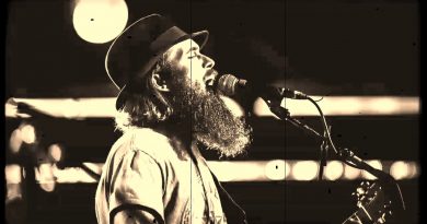 Cody Jinks - Grey