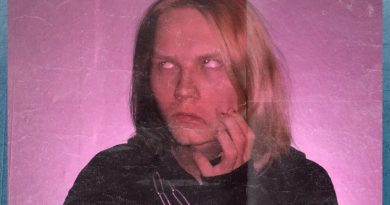 H3LLY - Vo!ces, Demons !n My Head