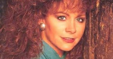 Reba McEntire - Does He Love You