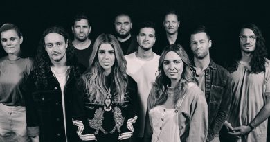 Hillsong Worship - Be Still