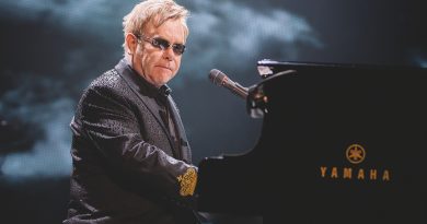Elton John - Lies