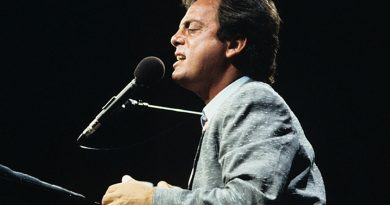 Billy Joel - Light As the Breeze