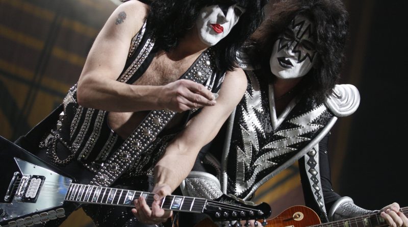 Kiss - The Oath
