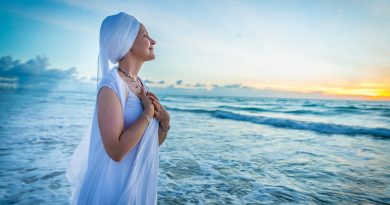 Snatam Kaur - Deep Blue Sea