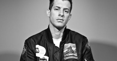 Mark Ronson - Bluegrass Stain'd (feat. Anthony Hamilton, Nappy Roots)