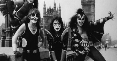 Kiss - Plaster Caster