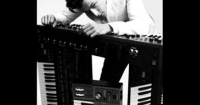 Mark Ronson - Knock Knock Knock (feat. YEBBA)