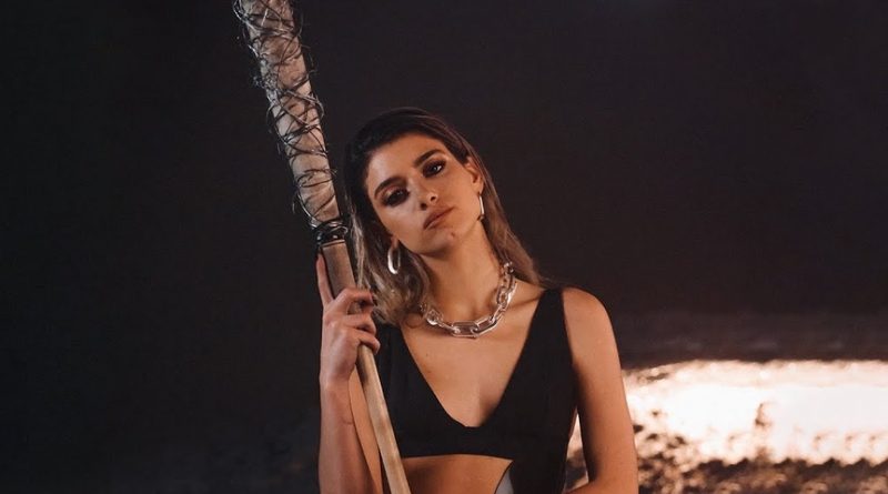 Dixie D'Amelio, Wiz Khalifa - One Whole Day