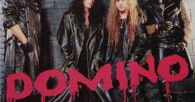 Kiss - Domino