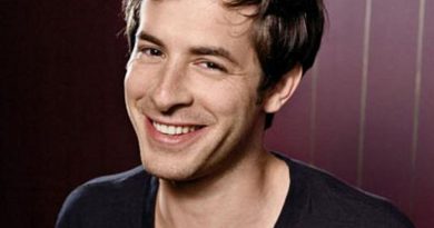 Mark Ronson - She's Got Me (feat. Daniel Merriweather)